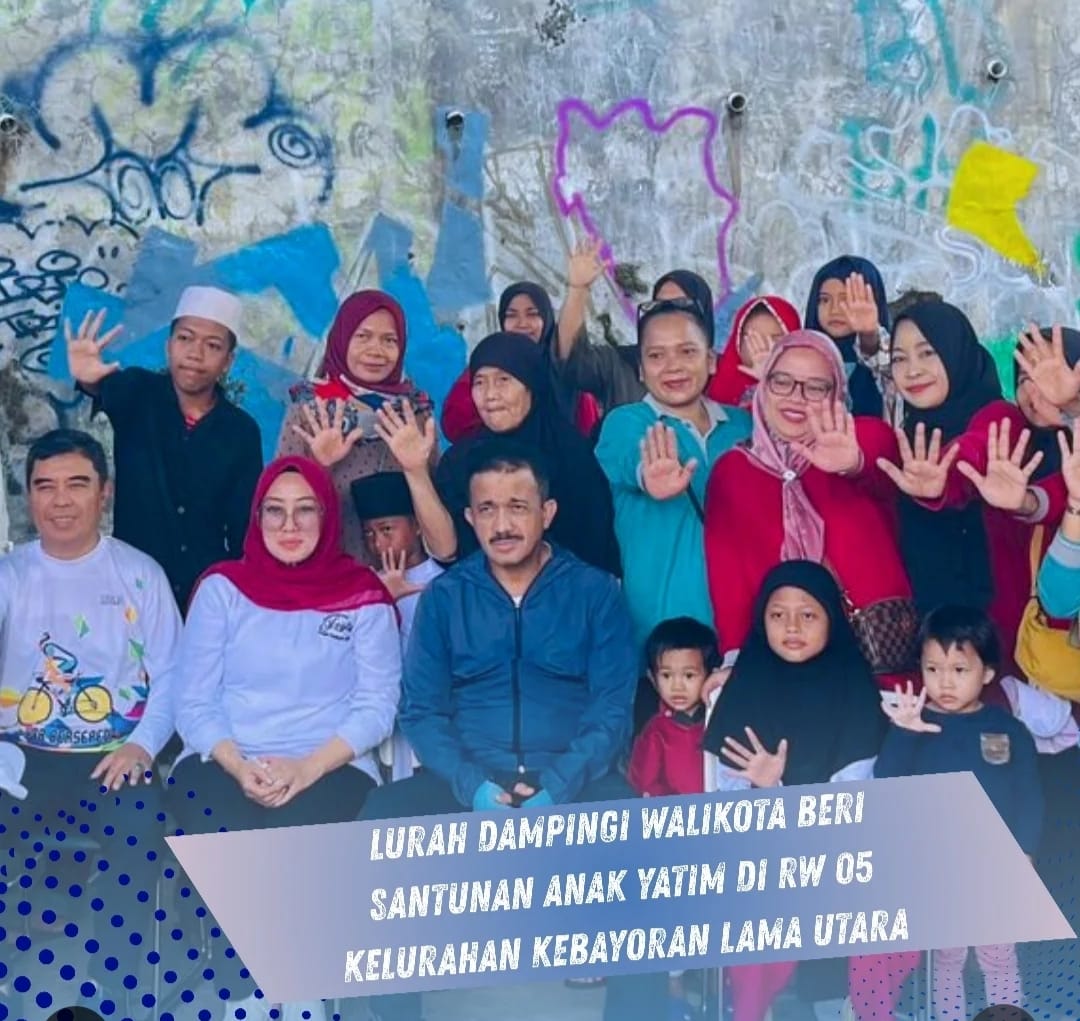 Wali Kota Jakarta Selatan bersama Lurah Kebayoran Lama Utara memberi santunan anak yatim di RW 05.