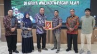 Wali Kota Pagaralam Ludi Oliansyah menerima Tim Penilai Adipura 2025.