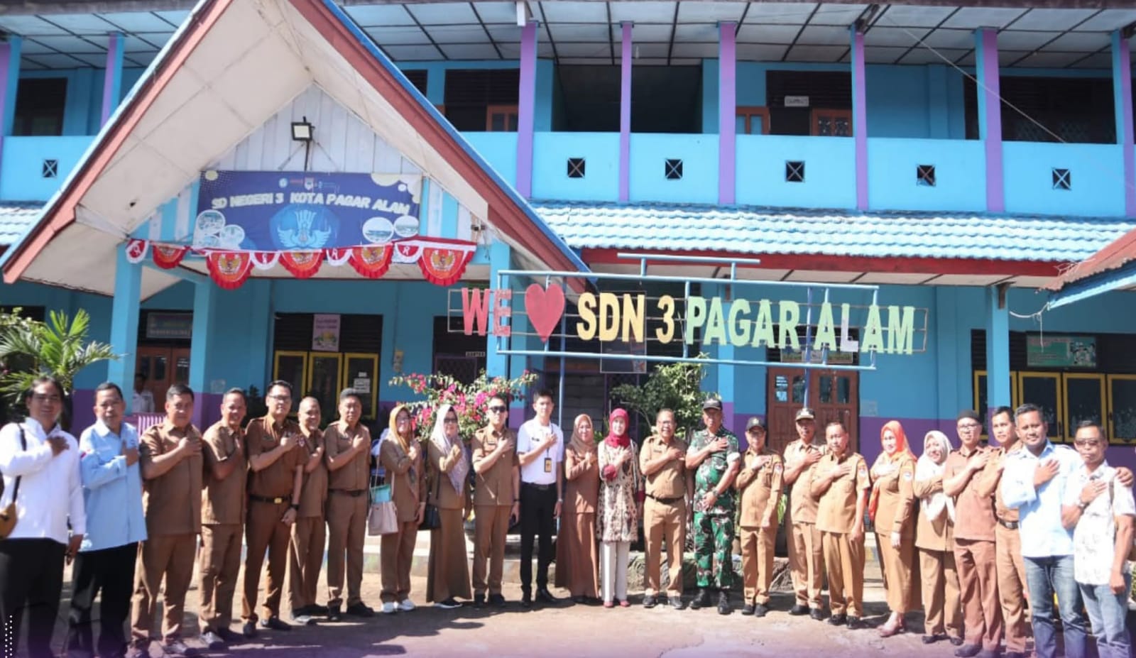 Pemkot Pagaralam meluncurkan program Makan Bergizi Gratis di SDN 03 Nendagung.
