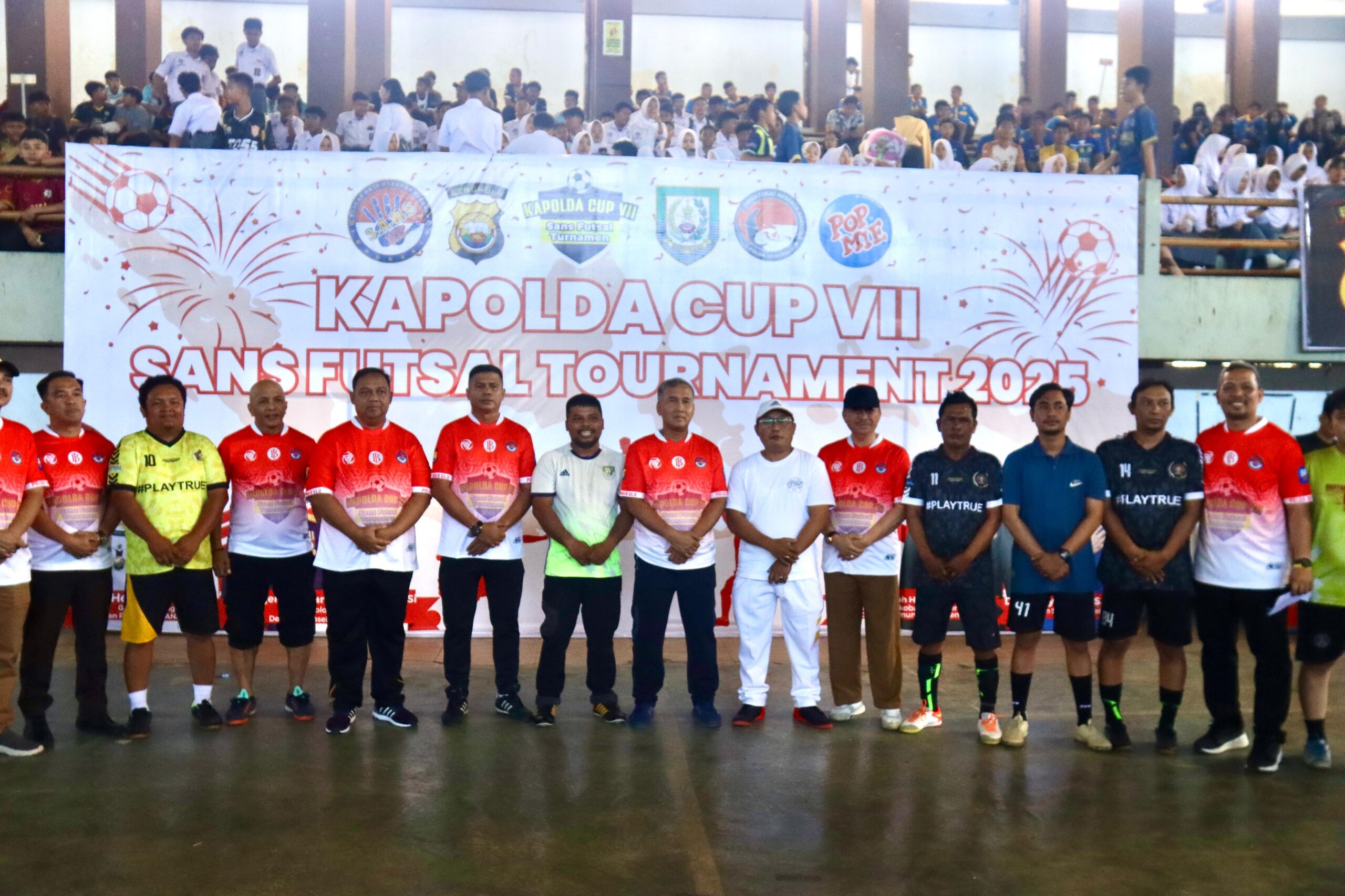 Kapolda Bengkulu membuka Turnamen Futsal Polda Cup VII SANS 2025 di GOR Sawah Lebar.