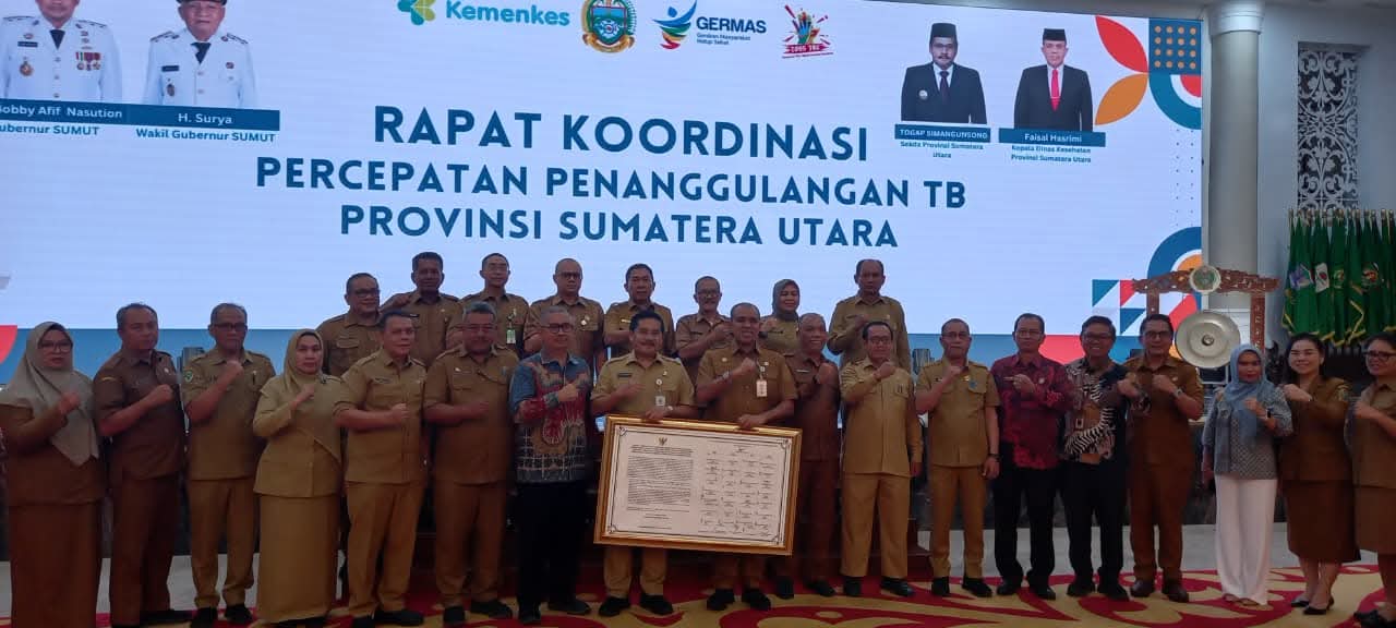 Pemkab Humbahas menandatangani komitmen eliminasi TBC di Sumut. Langkah percepatan dilakukan melalui deteksi dini, pengobatan tuntas, dan kolaborasi lintas sektor.
