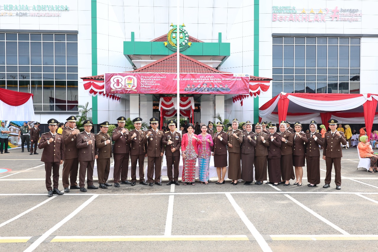 HUT Kejaksaan ke-80 Bengkulu dihadiri Ketua Ikatan Adhyaksa Dharmakarini (IAD) Wilayah Bengkulu, Ny. Merlianti Victor, beserta pengurus.