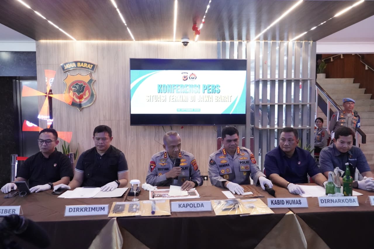 Kapolda Jabar tegaskan polisi tak masuk kampus UNISBA saat kericuhan.