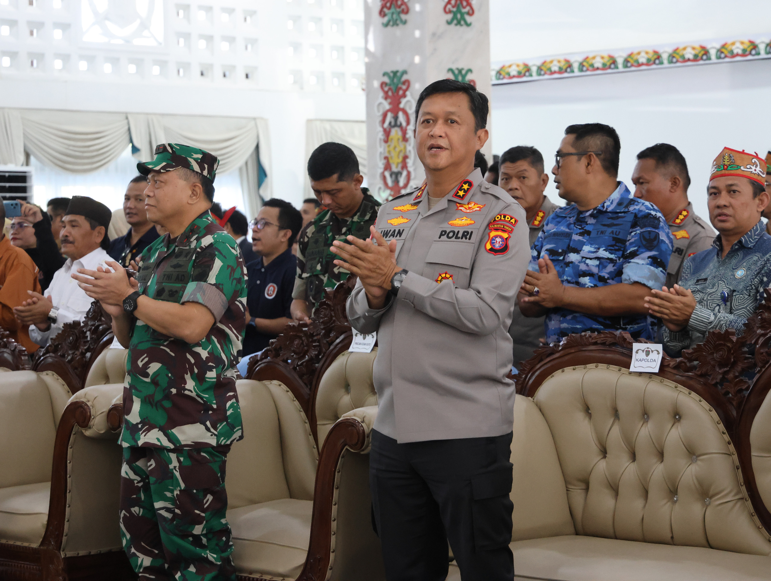 Kapolda Kalteng dan Gubernur gelar doa lintas agama di Palangka Raya.