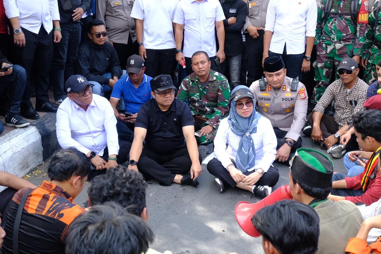 Bupati Gowa Temui Aksi Damai Cipayung Plus, Apresiasi Aspirasi yang Bermartabat Bupati Gowa Temui Aksi Damai Cipayung Plus, Apresiasi Aspirasi yang Bermartabat