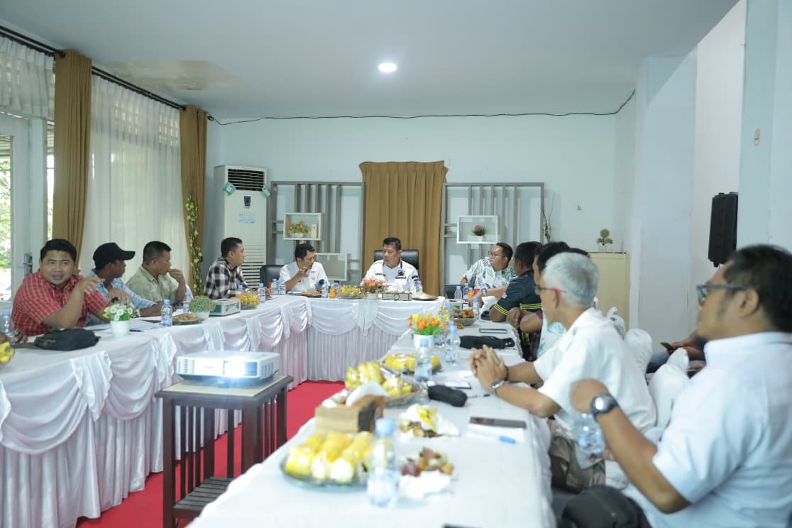 Gubernur Hidayat Minta Administrasi Lahan Dipercepat Investasi Kelapa Buka Lapangan Kerja Gubernur Hidayat Minta Administrasi Lahan Dipercepat Investasi Kelapa Buka Lapangan Kerja