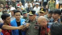 Gubernur dan Forkopimda Babel menemui demonstran mahasiswa di DPRD.