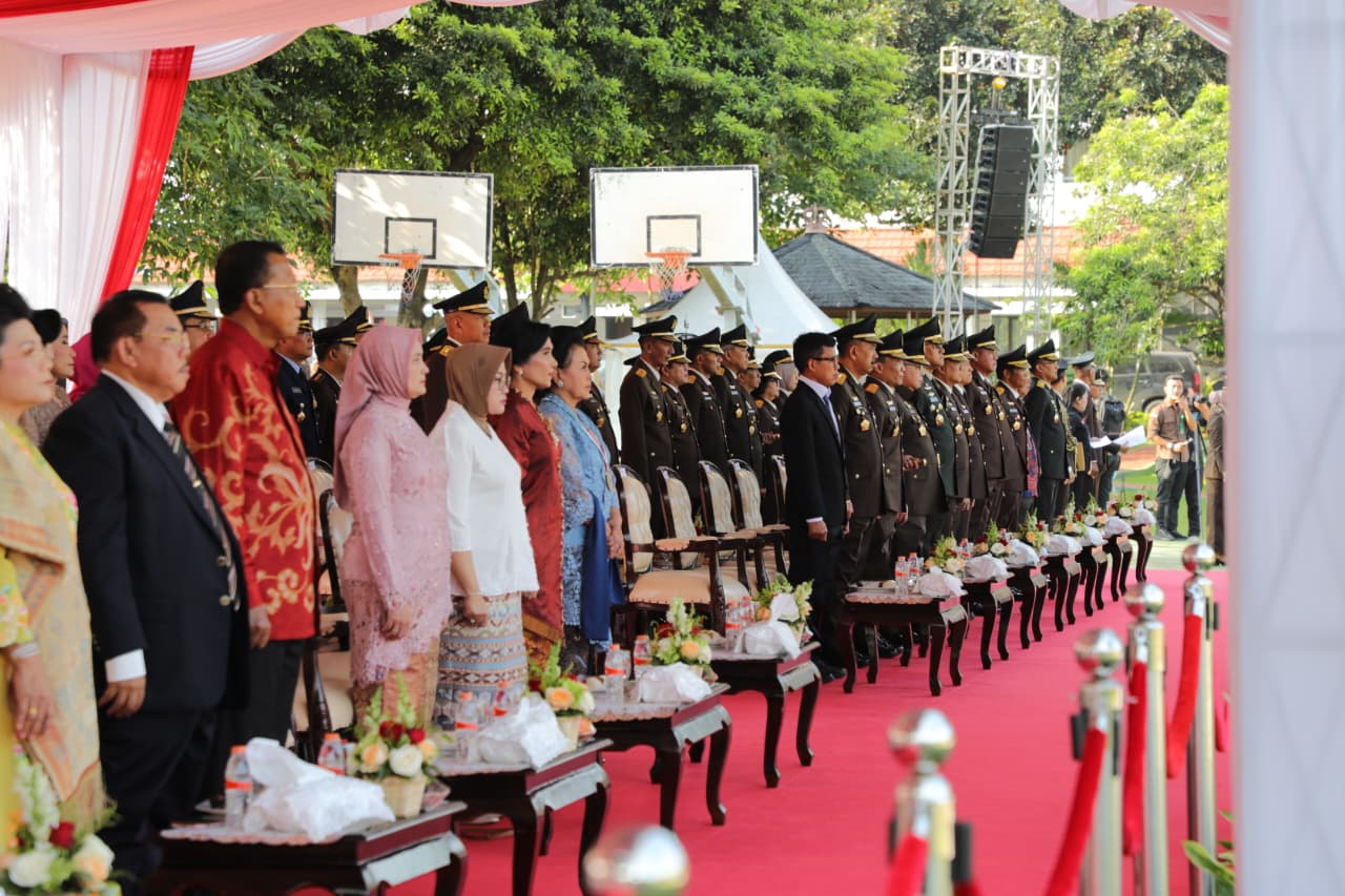Acara menutup Pendidikan dan Pelatihan Pembentukan Jaksa (PPPJ) Angkatan 82 Gelombang I Tahun 2025 Acara menutup Pendidikan dan Pelatihan Pembentukan Jaksa (PPPJ) Angkatan 82 Gelombang I Tahun 2025