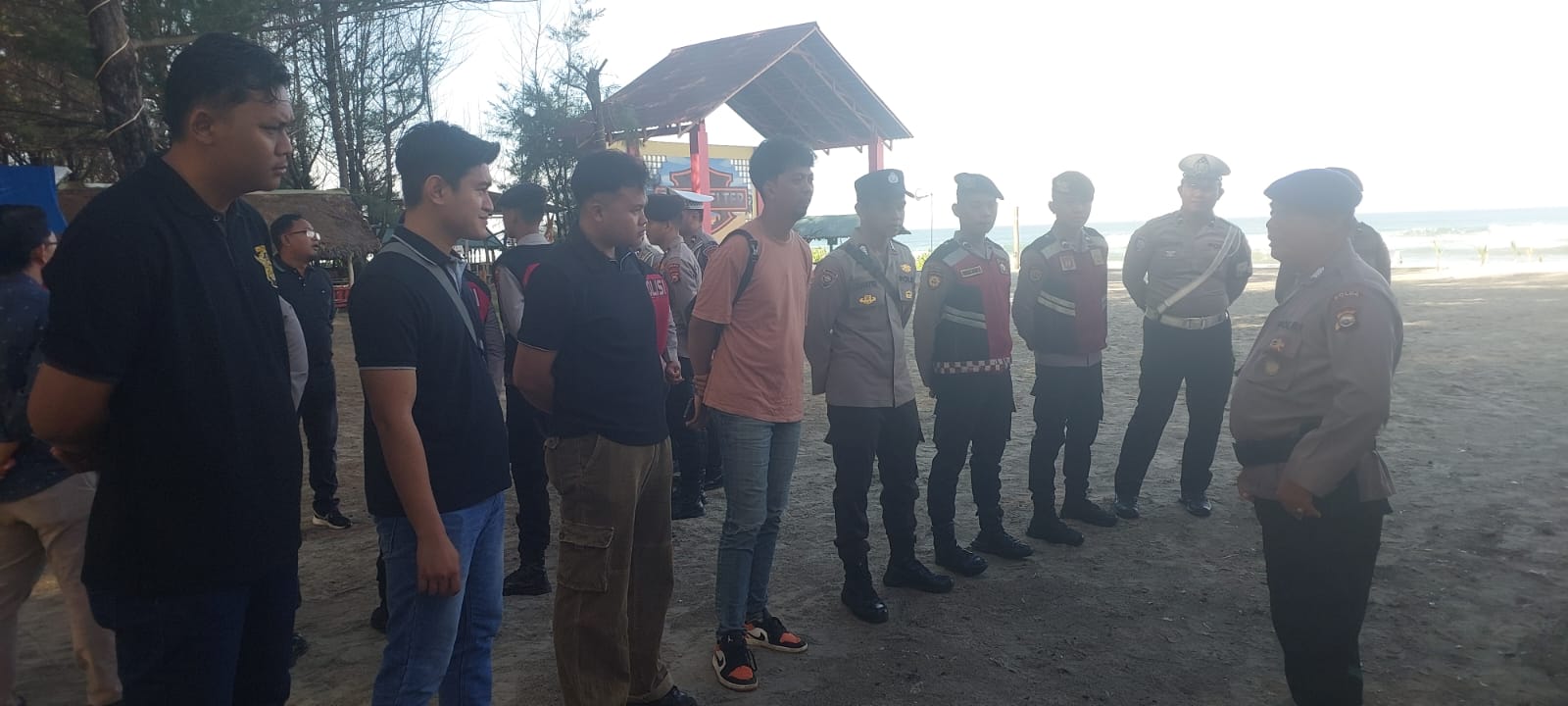 Polda Bengkulu menggelar apel KRYD premanisme dan pungli di Pantai Panjang,