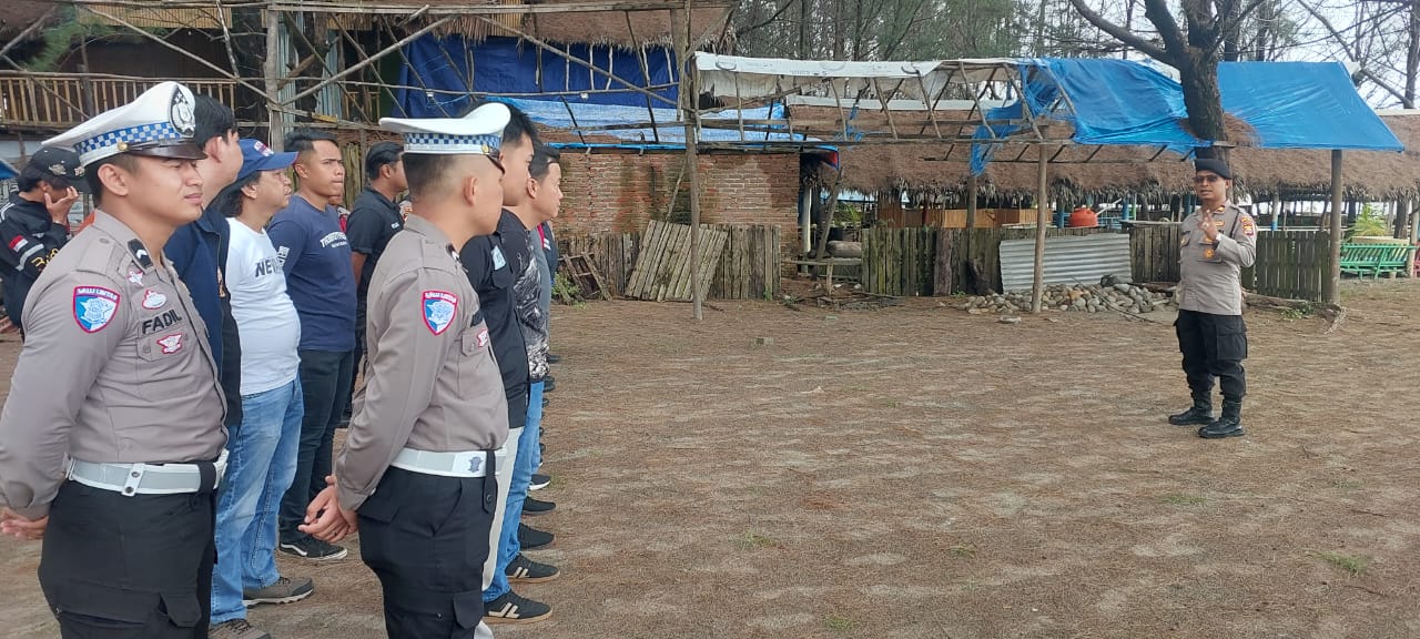 Polda Bengkulu menggelar KRYD di Pantai Panjang untuk mencegah premanisme dan pungli sekaligus mengimbau pengunjung tidak mandi laut demi keselamatan.