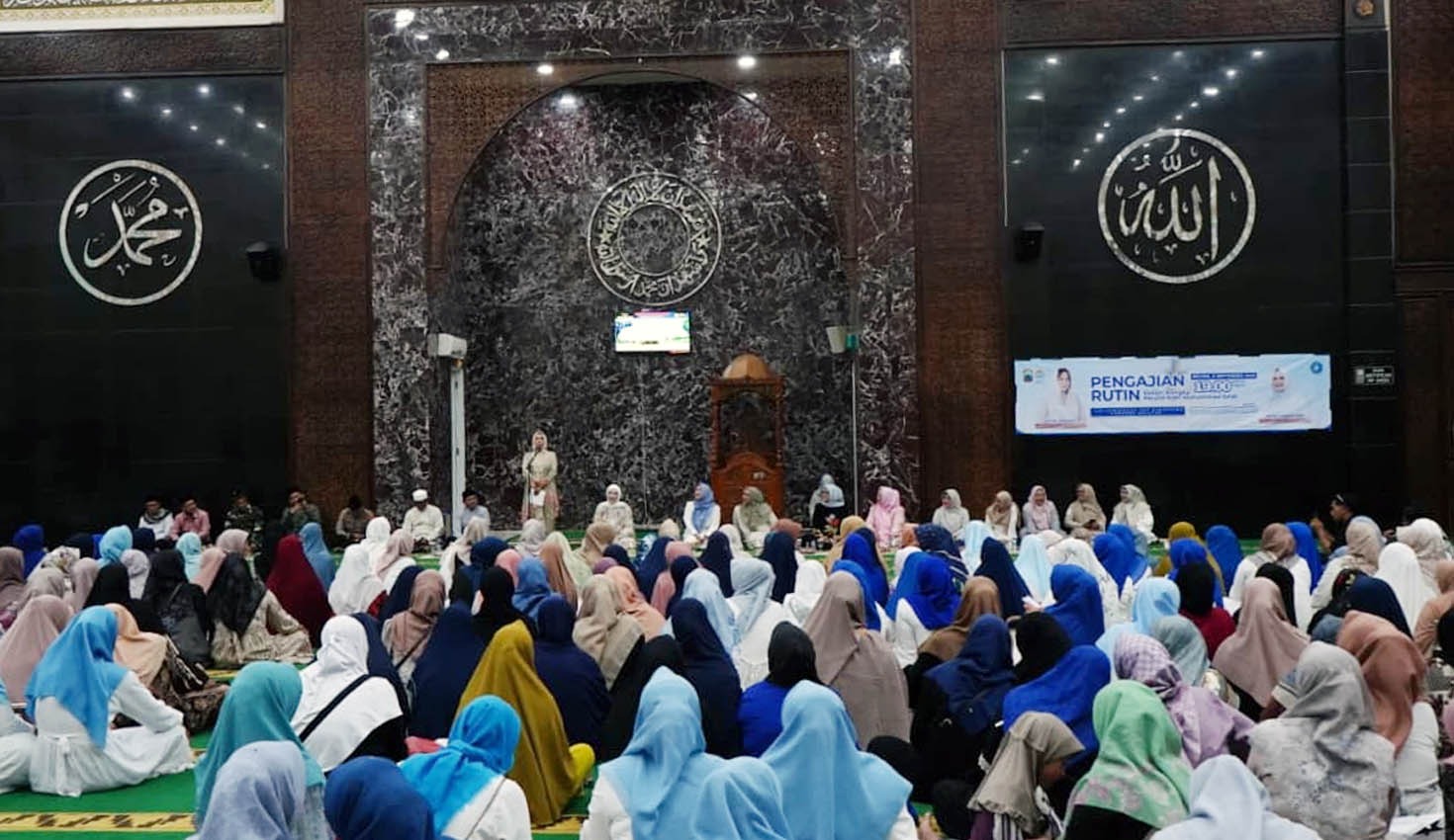 TP PKK Lampung Selatan gelar pengajian Maulid Nabi 1447 H di Masjid Agung Kalianda.