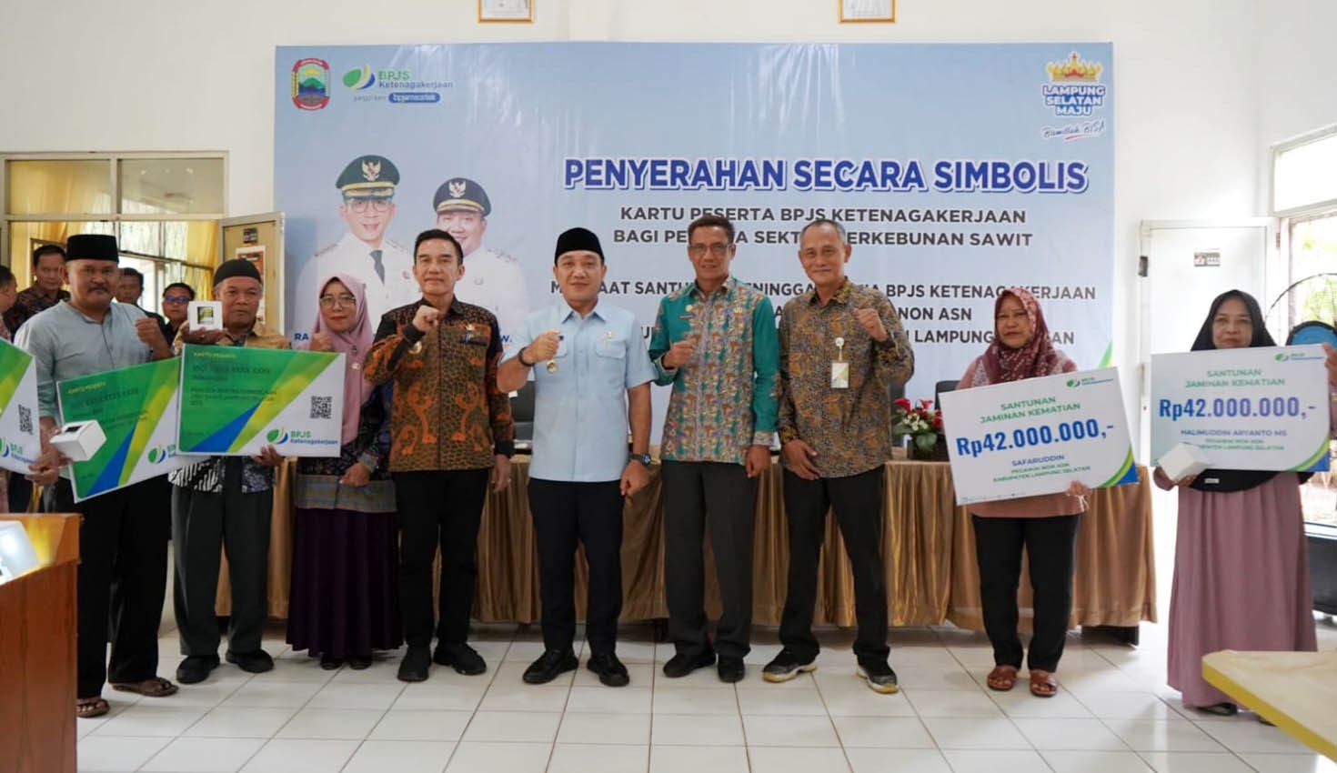 Sebanyak 1.845 pekerja sawit di Lampung Selatan resmi menerima kartu BPJS Ketenagakerjaan.