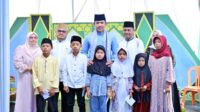 Bupati Lampung Selatan Radityo Egi Pratama menyantuni anak yatim