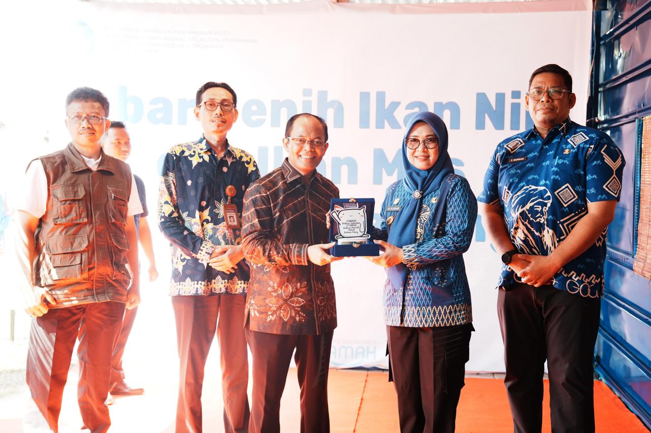 Program ini mendukung ketahanan pangan, literasi, dan peningkatan ekonomi masyarakat.