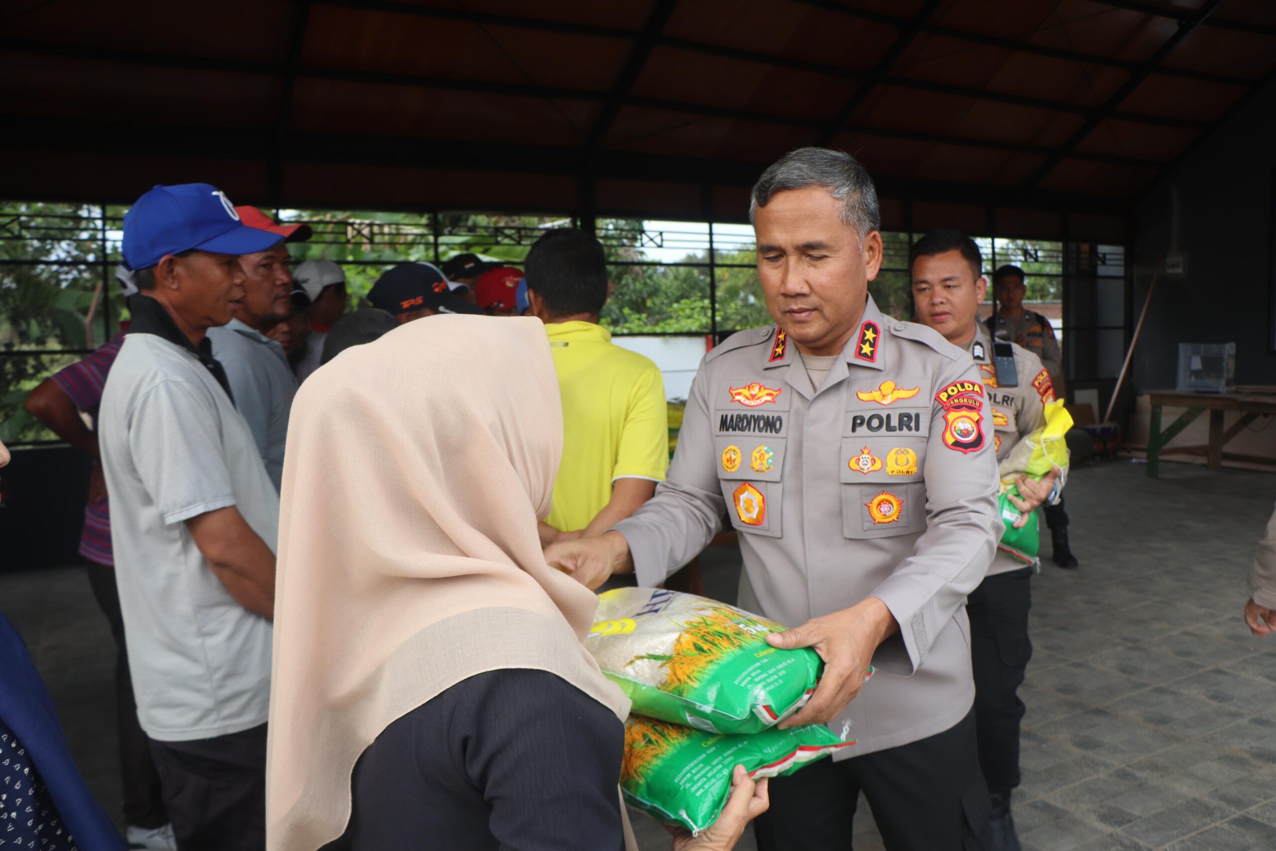 Polri Hadir untuk Rakyat Lewat Aksi Sosial di Bengkulu