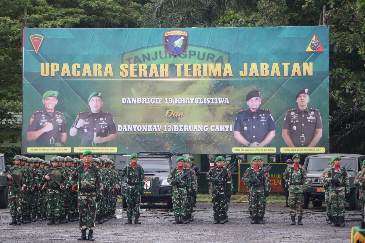 Danrem 121/Abw Hadiri Sertijab Danbrigif 19/Khatulistiwa dan Danyonkav 12/Beruang Cakti Danrem 121/Abw Hadiri Sertijab Danbrigif 19/Khatulistiwa dan Danyonkav 12/Beruang Cakti
