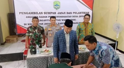Kapolsek Jatiwangi menghadiri pelantikan Anggota BPD Desa Jatiwangi PAW.