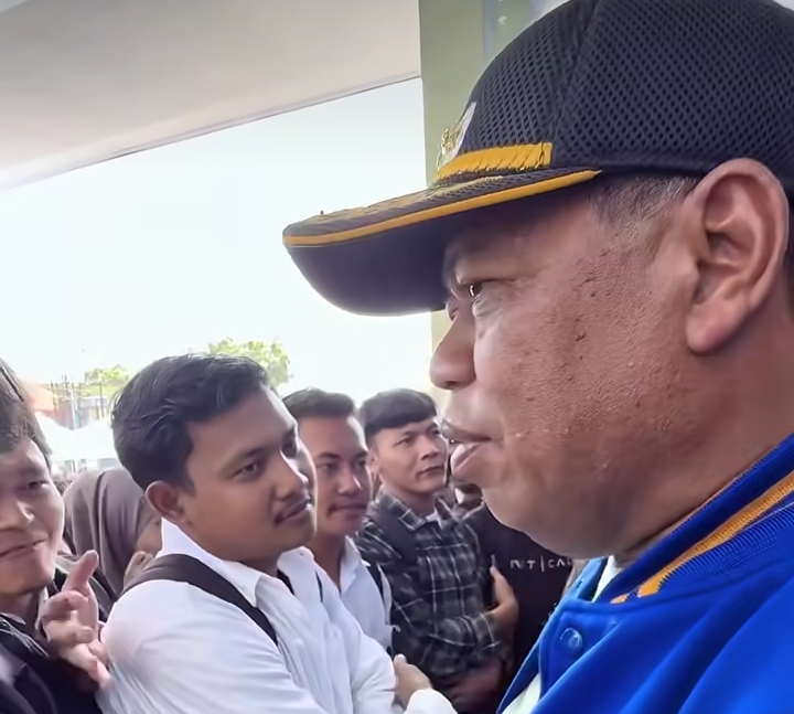 Bupati Eman Suherman