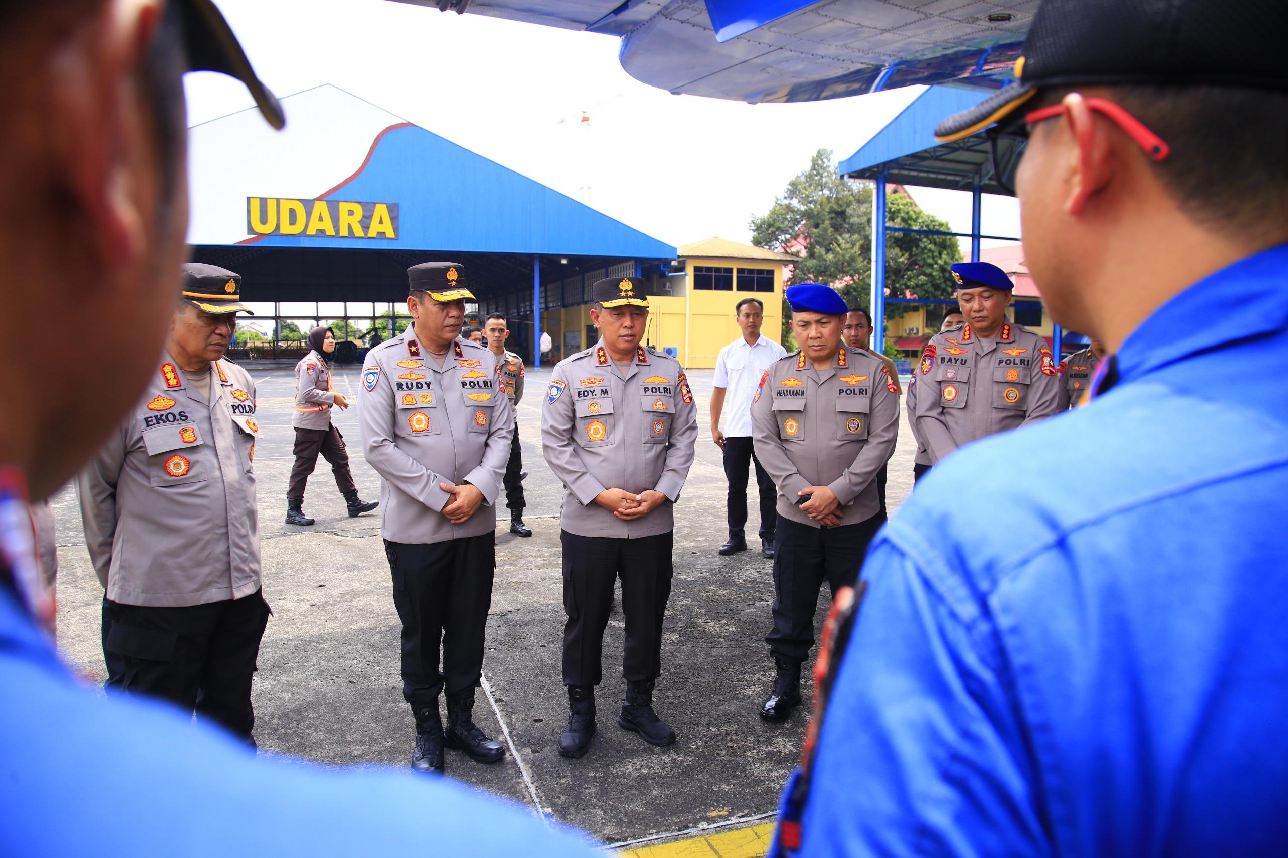 Polri Salurkan Logistik, Obat, dan Genset untuk Warga Nagekeo