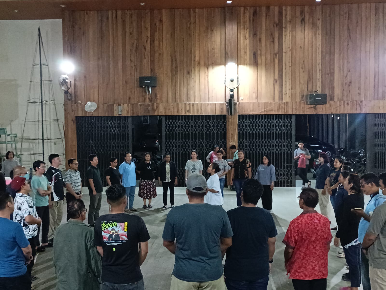 Tim Pesparani Katolik Kabupaten Sintang resmi memulai latihan intensif hingga awal November 2025. Latihan ini digelar untuk persiapan Pesparani I Terbatas Kalbar di Pontianak.