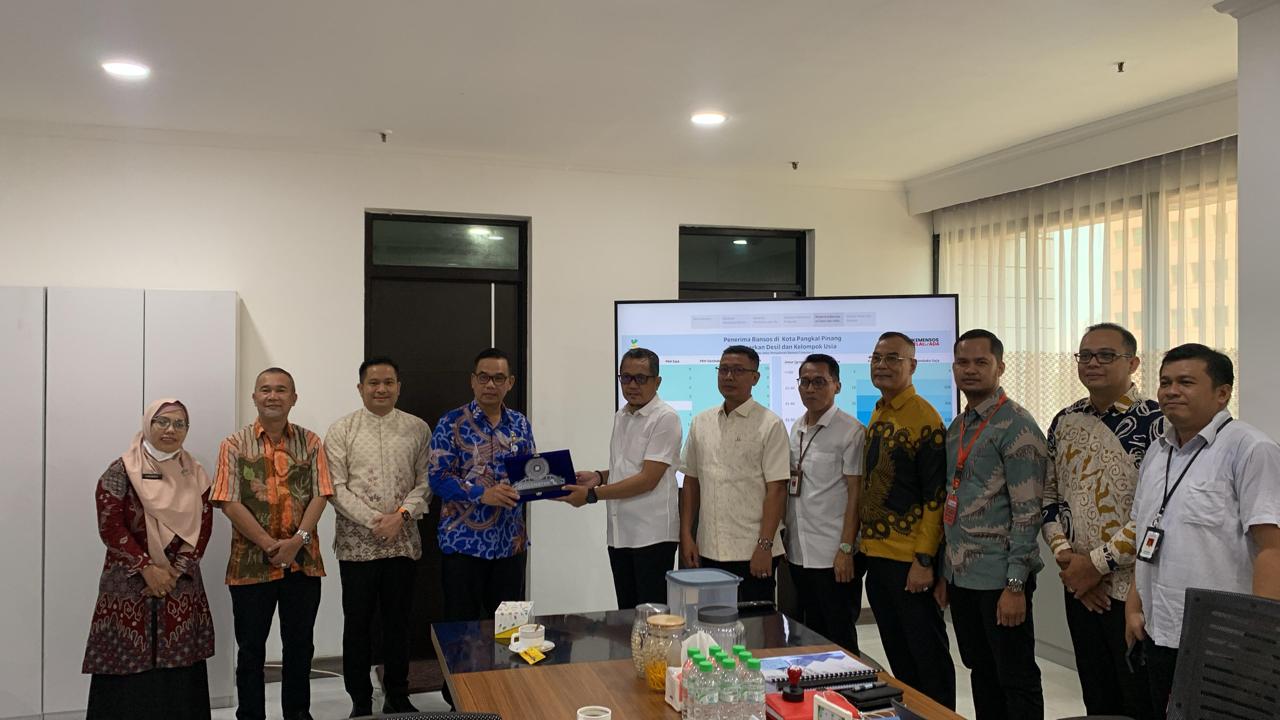 Program ini mendukung Inpres 8/2025 dan memberi pendidikan gratis bagi keluarga miskin.