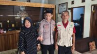 Bhabinkamtibmas Polsek Cikijing Brigadir Pijar Hamdani sambangi Kantor Desa Jagasari. Ia mengajak perangkat desa berperan aktif menjaga kamtibmas di wilayah Cikijing.