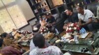 Ketua DPRD Babel Didit Srigusjaya menerima audiensi nelayan Tanjung Pura yang menolak aktivitas pengangkatan kapal