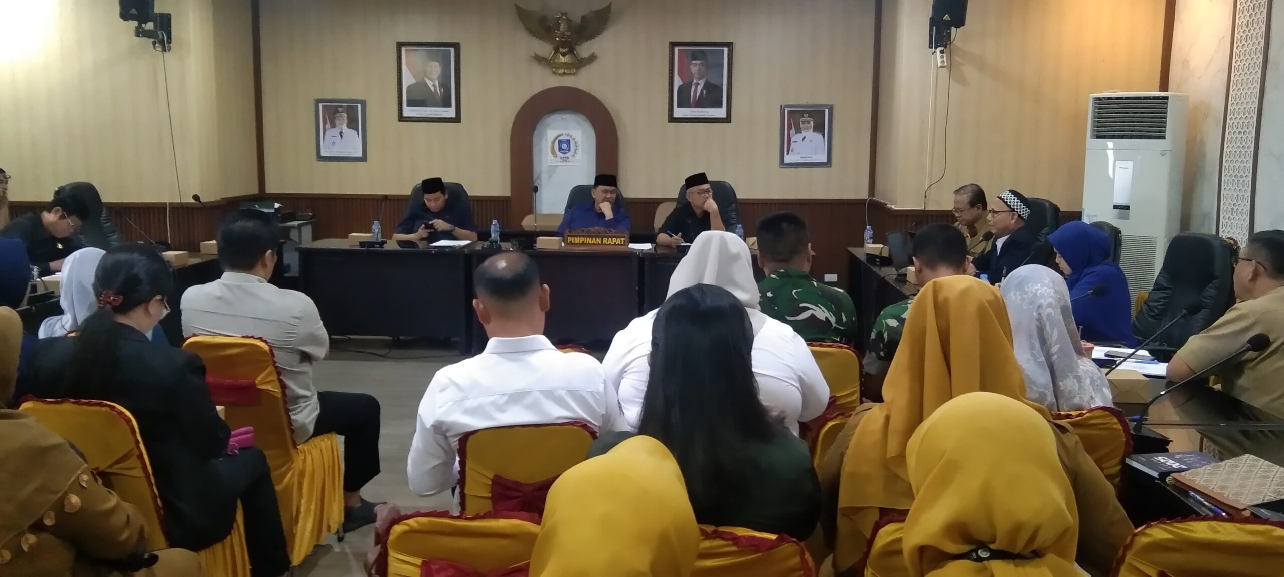 DPRD Babel menggelar rapat koordinasi bersama direktur rumah sakit se-Babel untuk mengevaluasi SOP, layanan BPJS, dan kekurangan dokter.