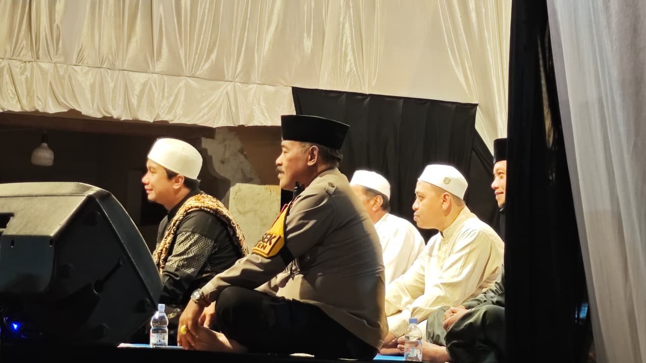 Acara ini memperingati Maulid Nabi dan mempererat ukhuwah Islamiyah