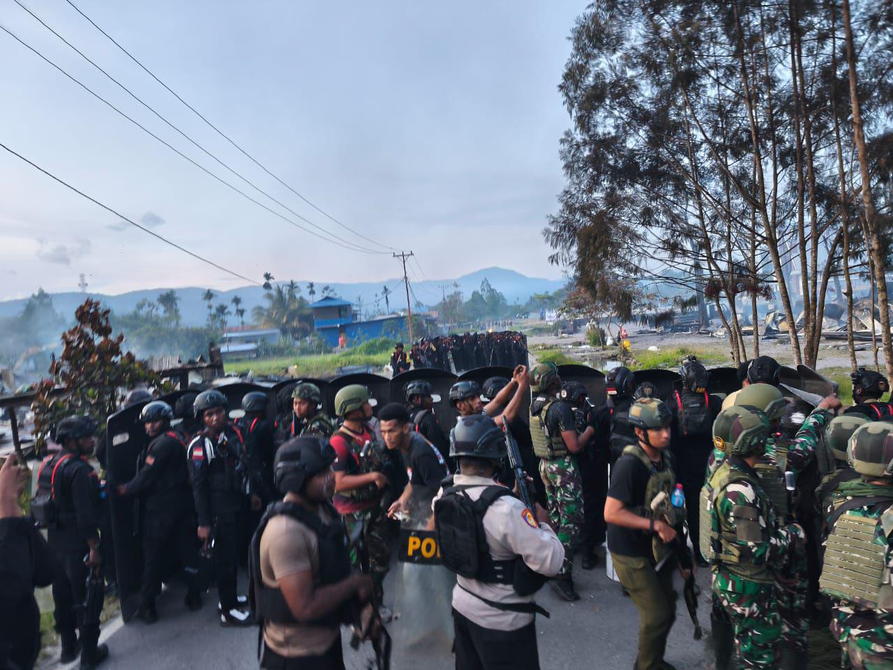 Kerusuhan bermula dari aksi massa terkait dugaan rasisme