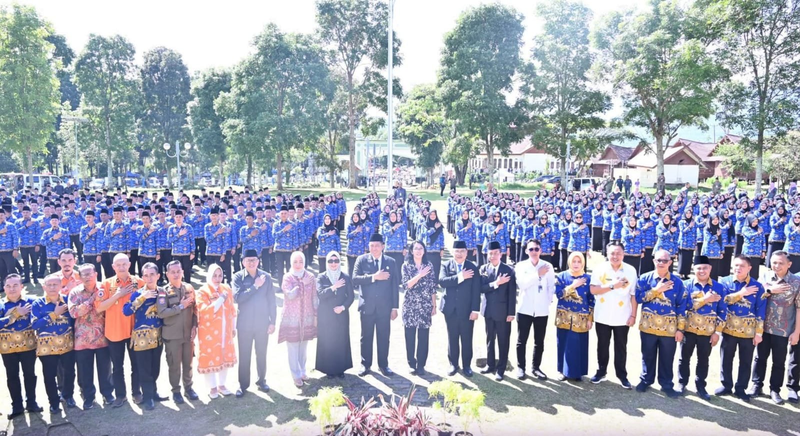 Wali Kota Tegaskan Komitmen Tingkatkan Pelayanan Publik Wali Kota Tegaskan Komitmen Tingkatkan Pelayanan Publik