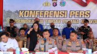 Polda Kalteng menggagalkan penyelundupan 46,7 kg sabu lintas provinsi di Lamandau, amankan 4 tersangka.