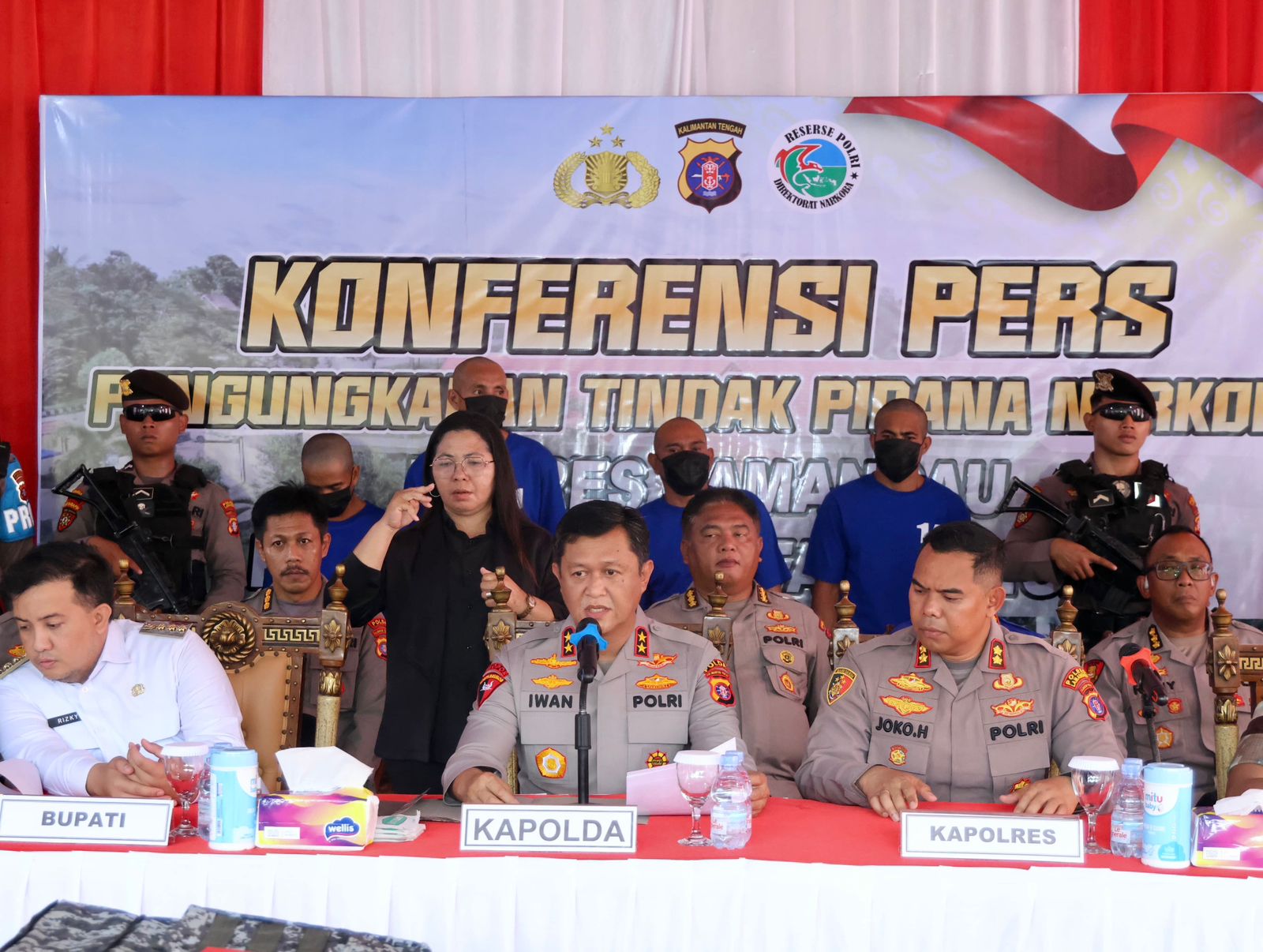 Polda Kalteng menggagalkan penyelundupan 46,7 kg sabu lintas provinsi di Lamandau, amankan 4 tersangka.