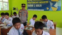 Kapolsek Maja AKP Aas Guntara memantau program Makan Bergizi Gratis (MBG) di SMKN 1 Maja,