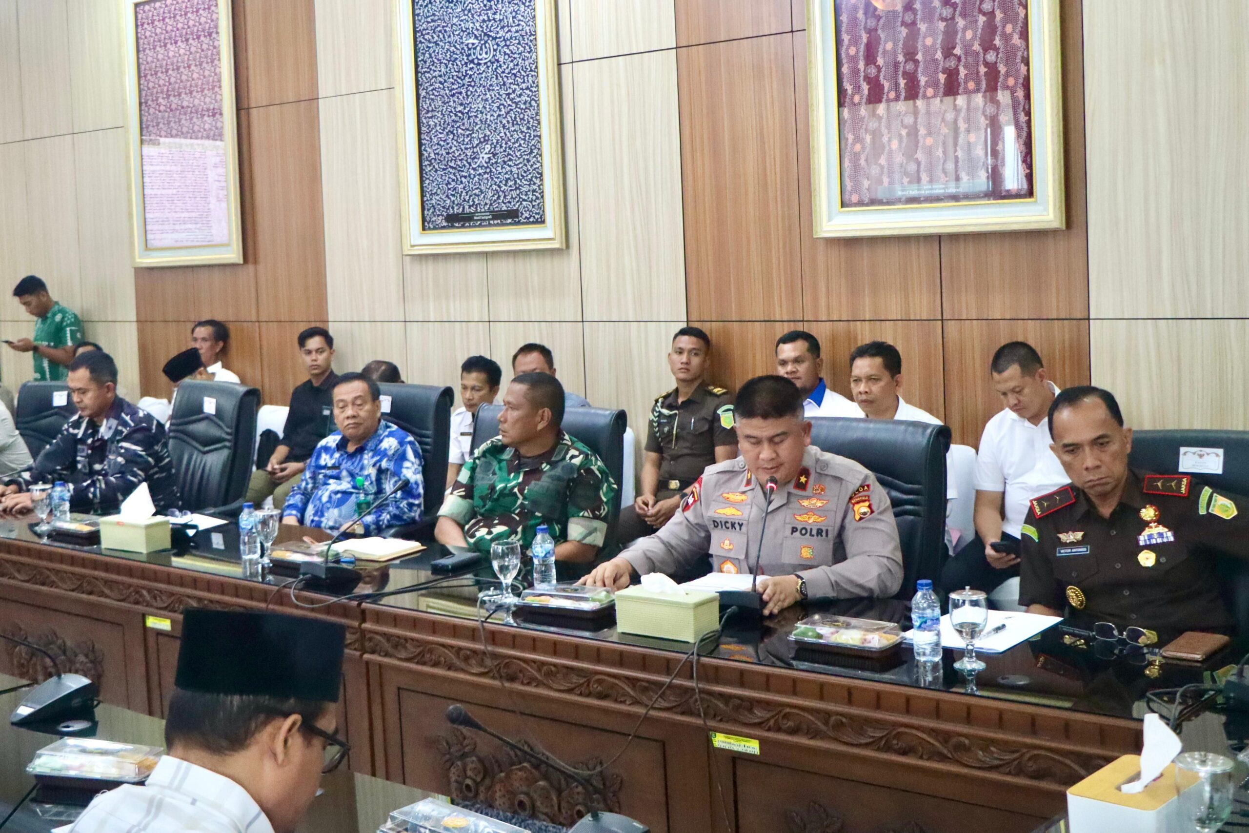 Polri tegaskan penindakan mafia tanah dan dorong mediasi konflik lahan. Polri tegaskan penindakan mafia tanah dan dorong mediasi konflik lahan.
