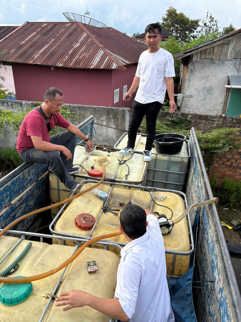 Tersangka IE ditetapkan sebagai pelaku dengan ancaman 6 tahun penjara. Tersangka IE ditetapkan sebagai pelaku dengan ancaman 6 tahun penjara.