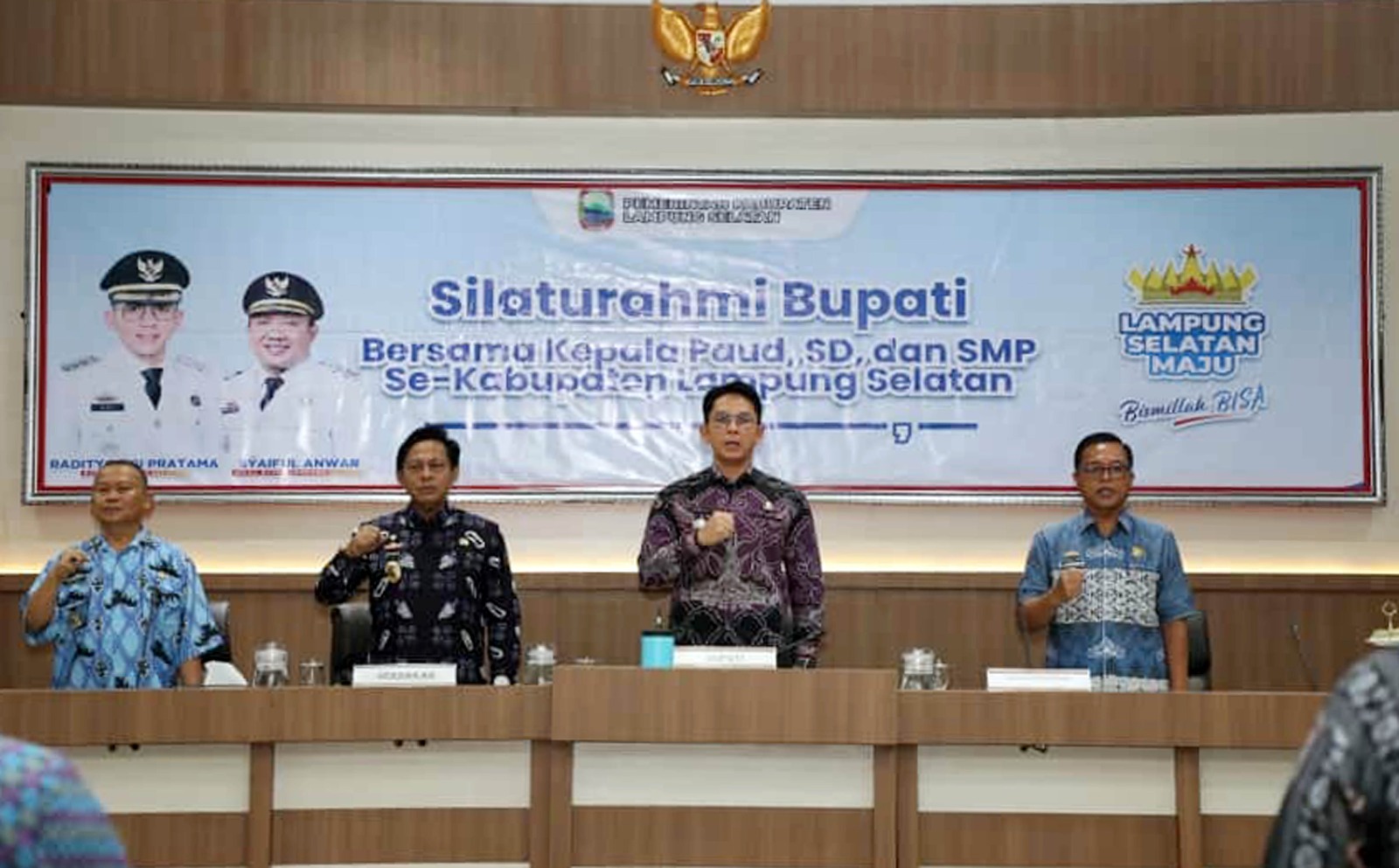 Rapat Koordinasi dan Silaturahmi Kepala Satuan Pendidikan Jenjang SD se-Kabupaten Lampung Selatan di Aula Krakatau, Kantor Bupati Lampung Selatan, Jumat (26/9/2025).