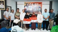 Bupati Gowa Sitti Husniah Talenrang menyalurkan KKS PKH dan bantuan sosial kepada warga di Tinggimoncong, Parigi, dan Tombolopao