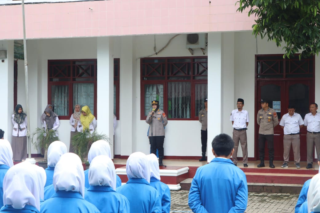 Polda Bengkulu menggelar Police Goes to School di SMA dan SMK Kota Bengkulu.
