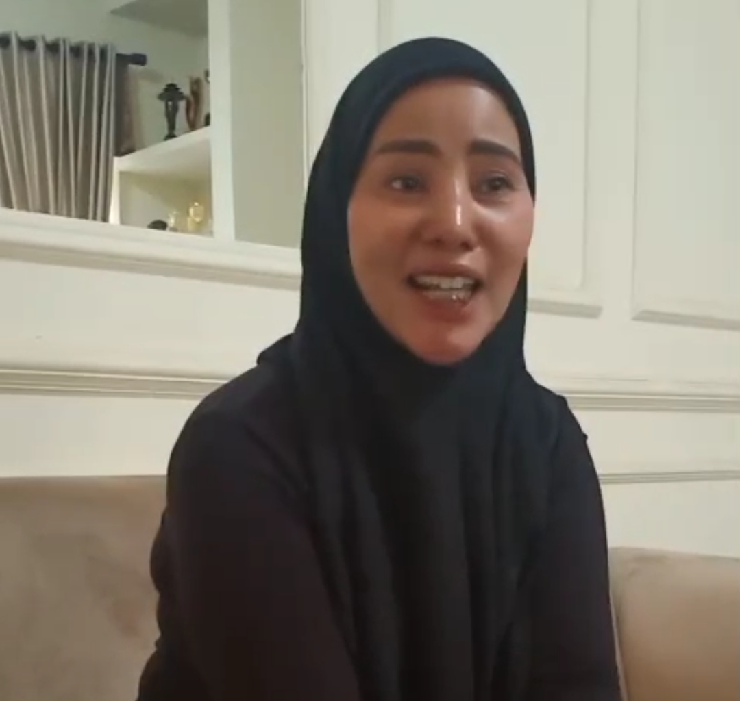 Kepala Desa Cikumpay, Rusmiati,