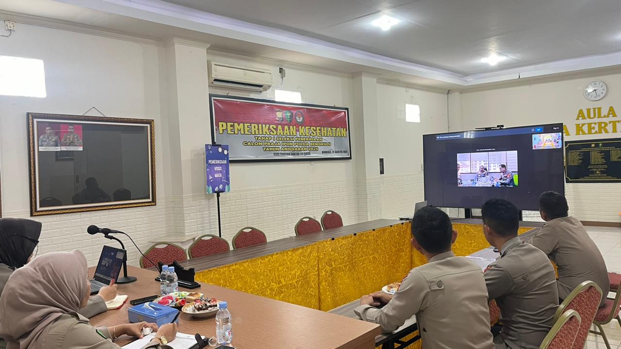 Kabiddokkes Polda Bengkulu AKBP dr. Agustini ikuti evaluasi pengamanan kesehatan unjuk rasa, tekankan kesiapan medis cepat, tepat, dan humanis.