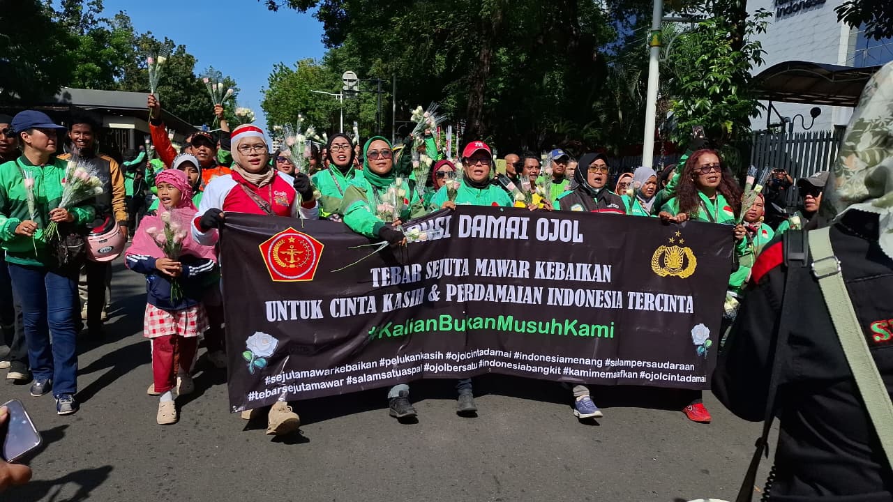Aksi damai ini diapresiasi Kapolsek Metro Gambir.