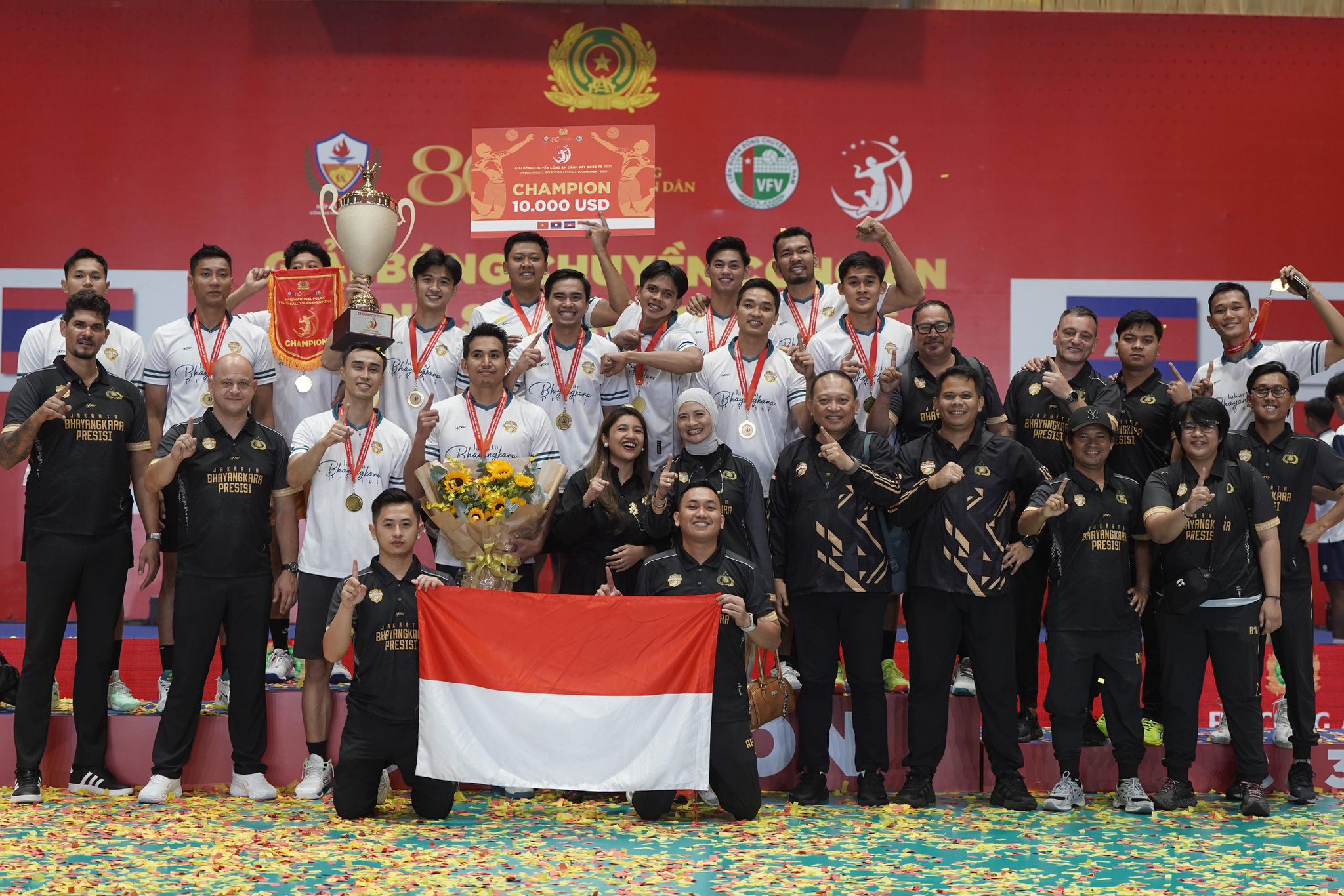 Jakarta Bhayangkara Presisi juara turnamen voli internasional di Vietnam, bawa pulang gelar dan penghargaan individu, harumkan nama Indonesia.