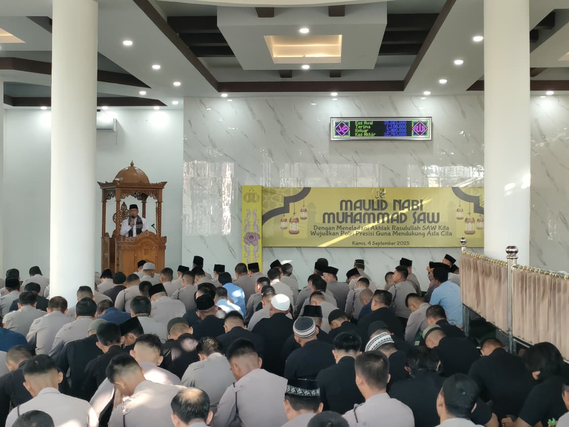 Polda Bengkulu memperingati Maulid Nabi Muhammad SAW di Masjid Al Amin.