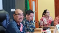 Kartiyus mengajak warga Sintang urus paspor resmi dan gunakan jalur legal ke luar negeri