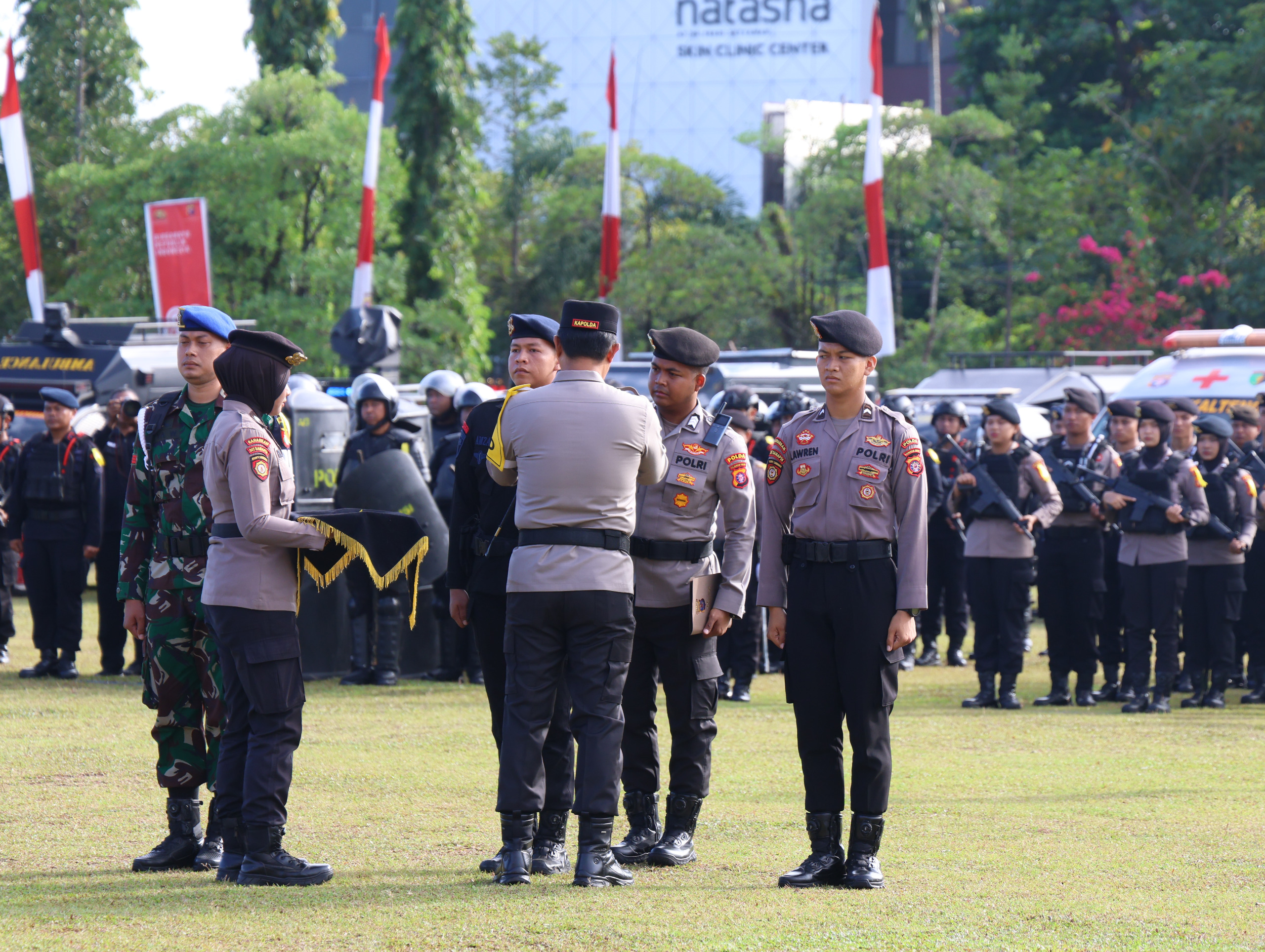 Polda Kalteng gelar Apel Operasi Aman Nusa I 2025 di Palangka Raya. Fokus operasi pada pemulihan kamtibmas dan pencegahan konflik sosial.