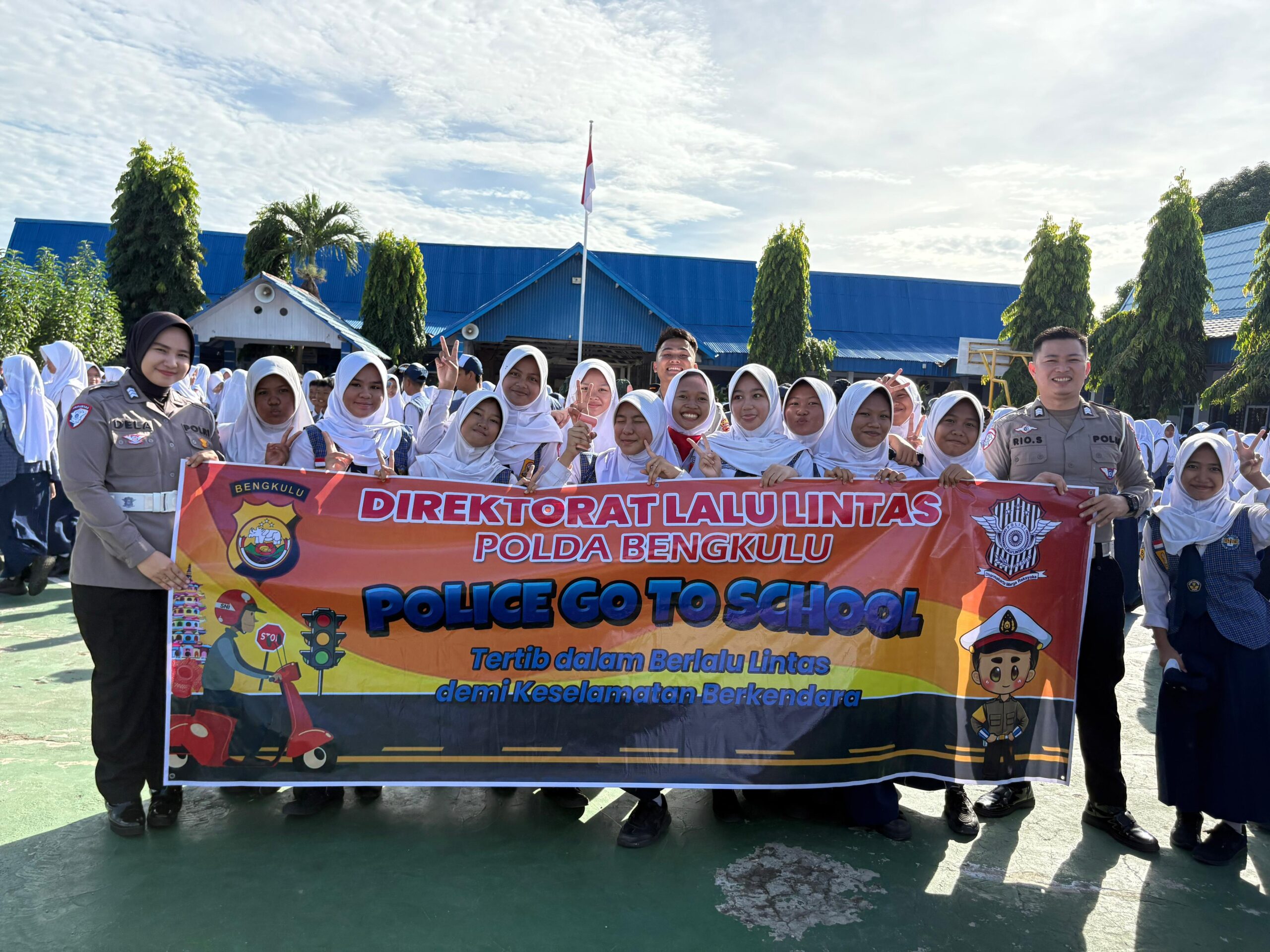 Ditlantas Polda Bengkulu melaksanakan Police Go To School di SMPN 4 Kota Bengkulu.