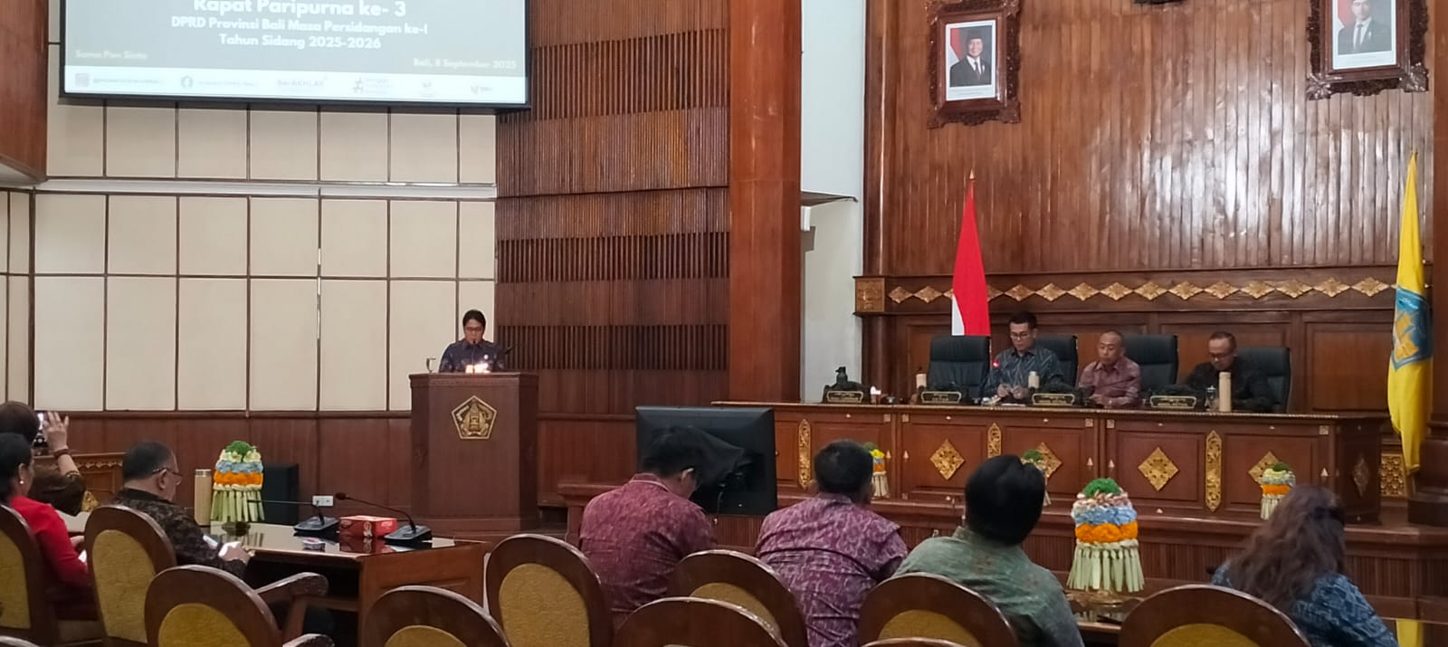 Wagub Bali dorong pelatihan sopir transportasi pariwisata berbasis aplikasi.