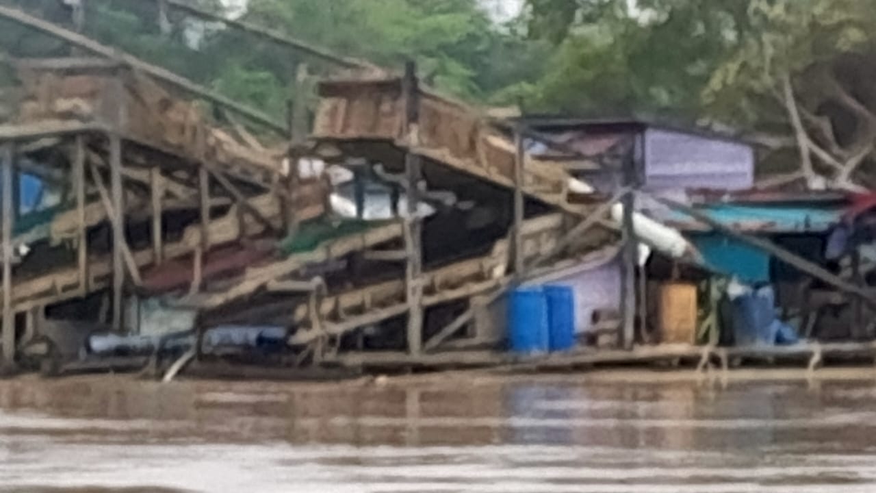 PETI marak di Sungai Kapuas, Sanggau PETI marak di Sungai Kapuas, Sanggau