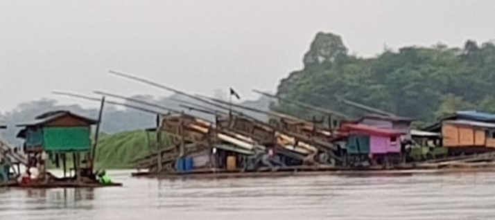 PETI marak di Sungai Kapuas, Sanggau PETI marak di Sungai Kapuas, Sanggau